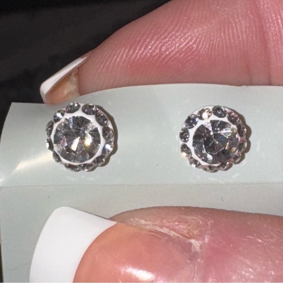 SILVER AND WHITE AUSTRALIAN CRYSTAL HALO STUD EARRINGS NEW IN BOX - Picture 5 of 12